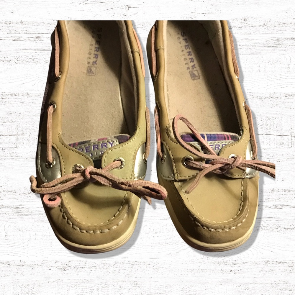 Sperrys size 2